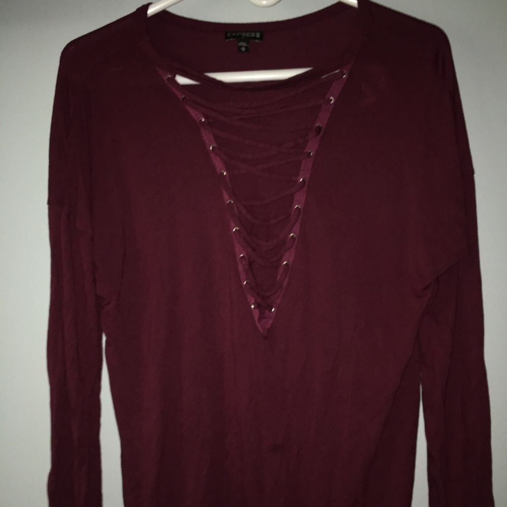 Long sleeve. Size M but fits like a L